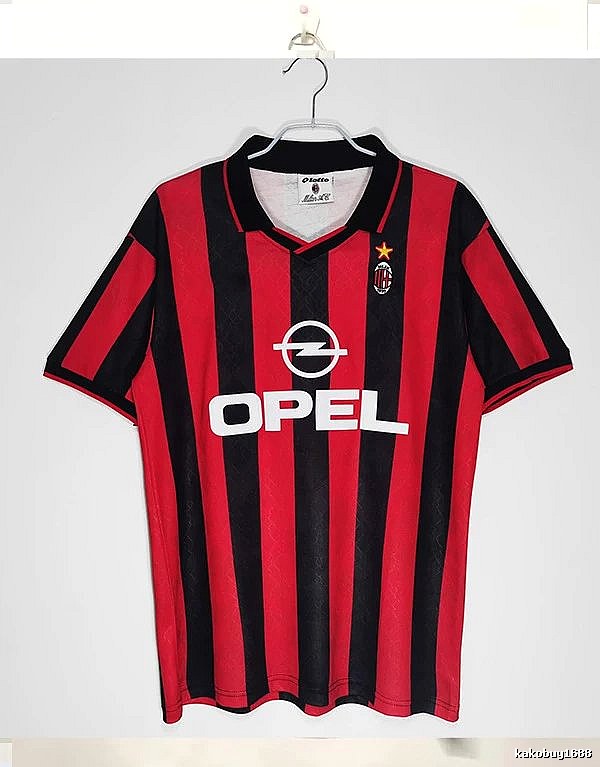 AC Milan Classic Retro soccer jersey Red Black Striped for Daily Styling