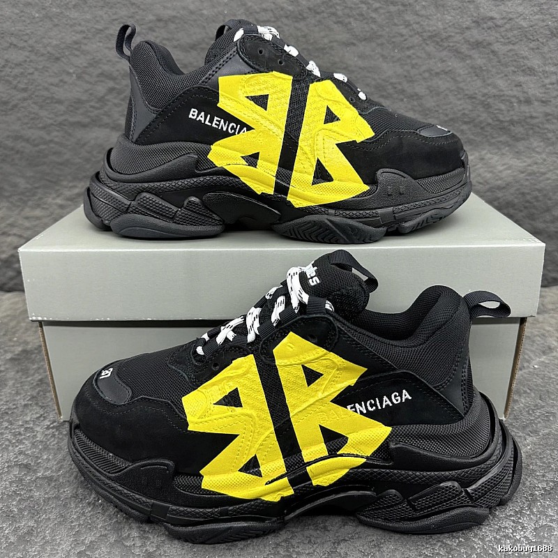 Balenciaga Black Runner Black Yellow Runner Sneaker for Streetwear Looks