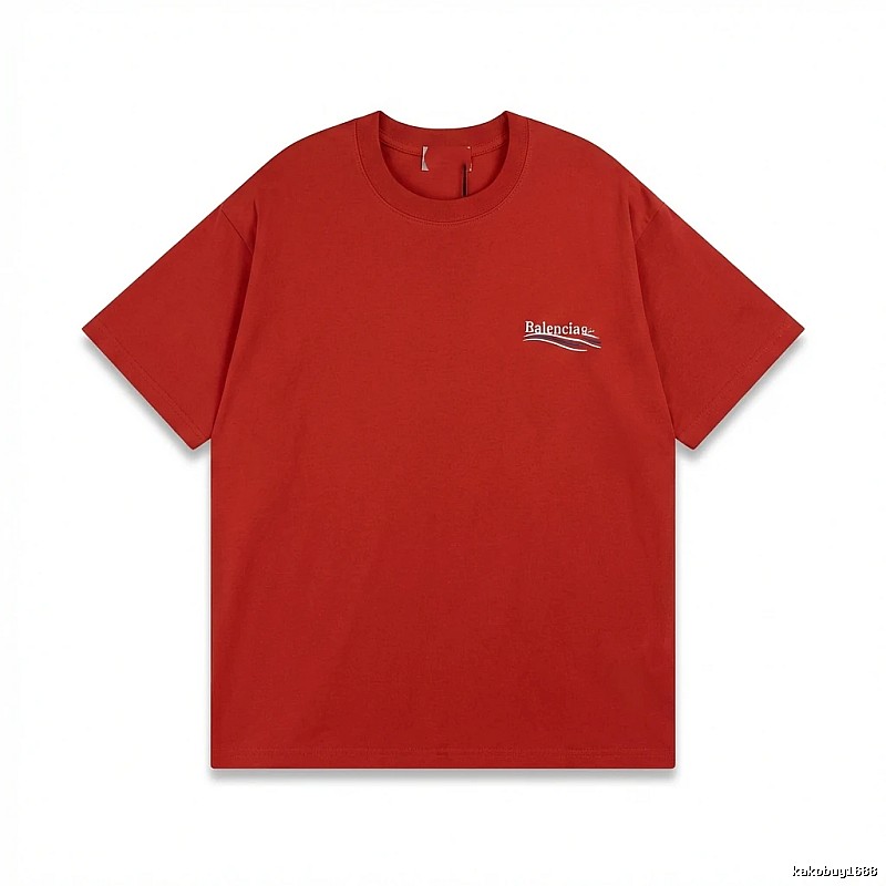 Balenciaga's simple-style red T-shirt