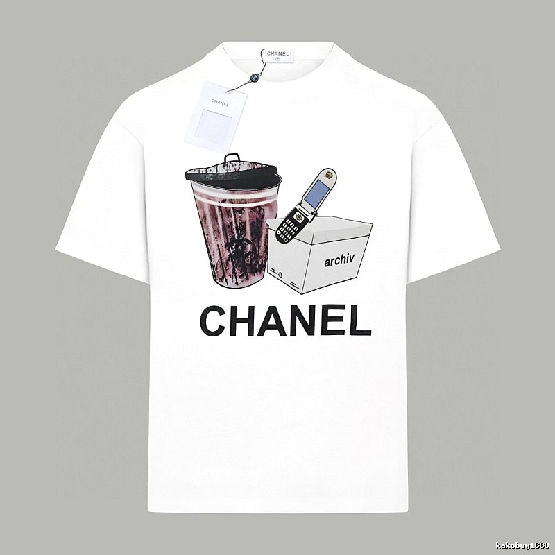 Chanel retro - style white T - shirt