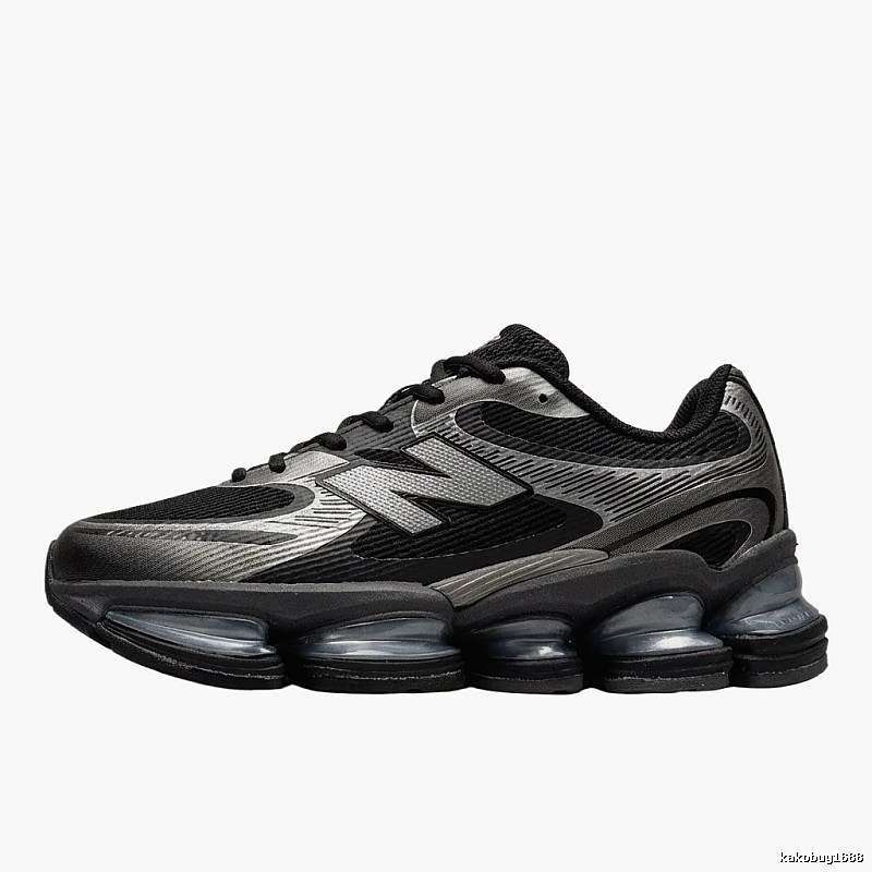 New Balance retro black and silver sports shoes