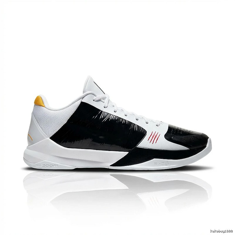 Nike black and white fashionable sports shoes