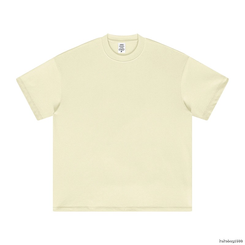Patterned Plain white T-shirt Minimal White Short with Polished Detail
