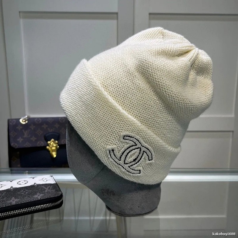 Ribbed Patch Chanel Knit Beanie for Casual Office