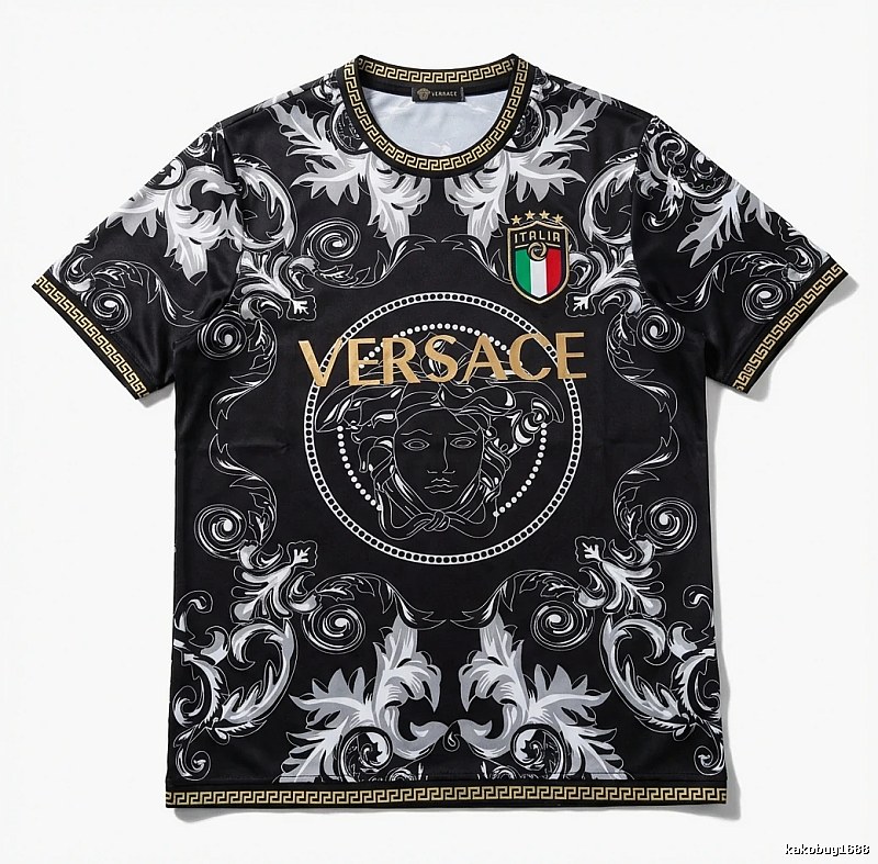 Stussy retro-style black-based T-shirt